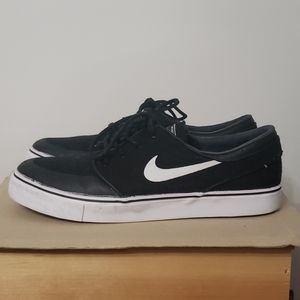 NIKE Stefan Janoski